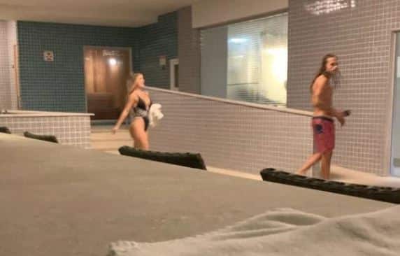 Vitão é flagrado com influenciadora que beijou sem-teto (Foto: Reprodução)