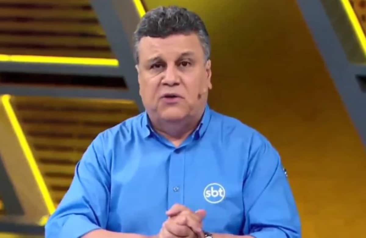 Téo José pede desculpas por falha na voz em momento decisivo da transmissão