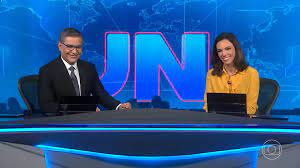 Hélter Duarte e Ana Paula Araújo apresentam o Jornal Nacional na Globo (Foto: Reprodução)