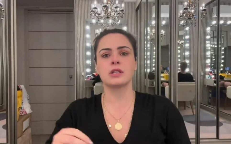 Ana Paula Renault entra em discussão com deputado Nikolas Ferreira dentro de avião: 'Crime'