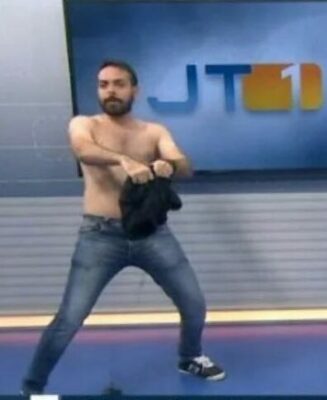 Humorista tira a roupa em jornal da Globo e deixa jornalista sem graça ao vivo Foto: Reprodução