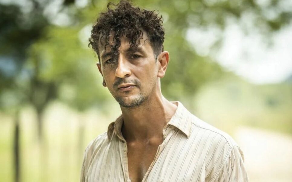 José Lucas conta a verdade para Leôncio em Pantanal