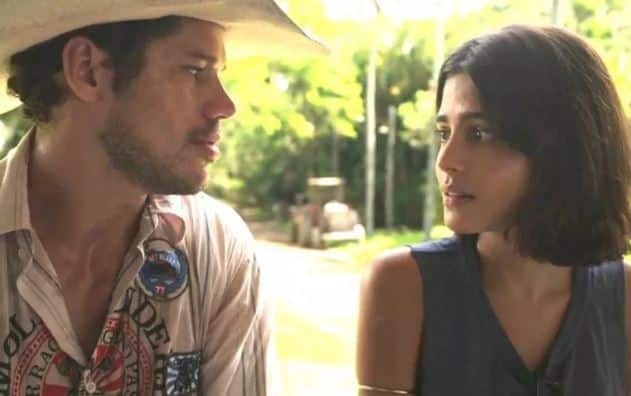 Tadeu (José Loreto) e Guta (Julia Dalavia) em Pantanal (Foto: Reprodução)