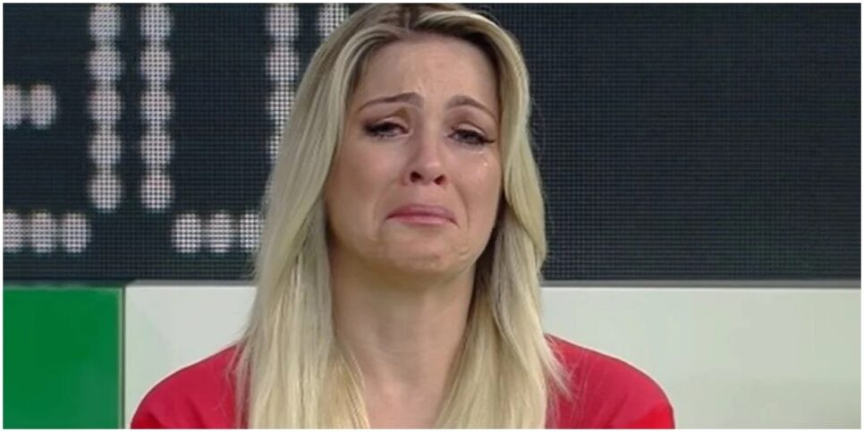Renata Fan ofende torcida do Corinthians e é atacada por clube