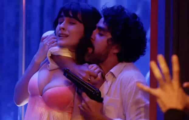 Tucão (Renato Livera) ameaçará Flávia (Valentina Herszage) em Quanto Mais Vida, Melhor (Foto: Reprodução)