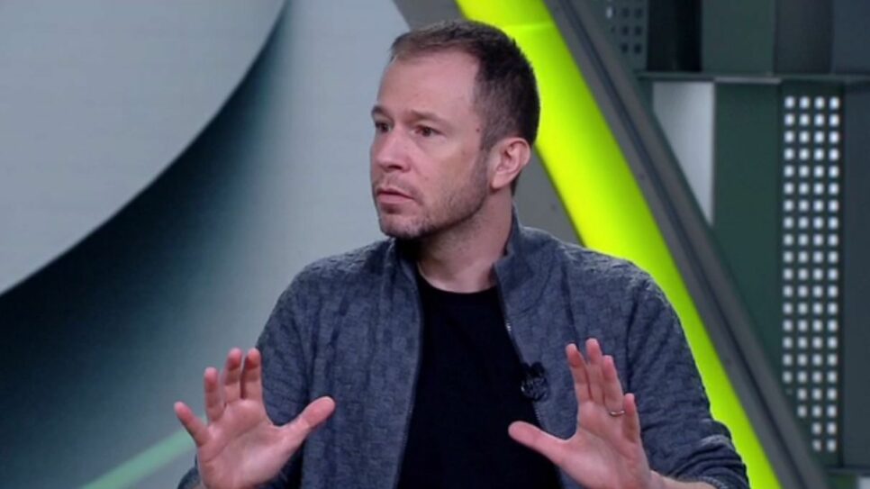 Tiago Leifert debocha de briga de Fla, Flu e Vasco pelo Maracanã (Foto: Reprodução)