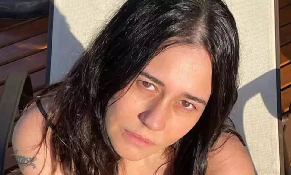 Alessandra Negrini diz estar cansada de ser elogiada pela idade