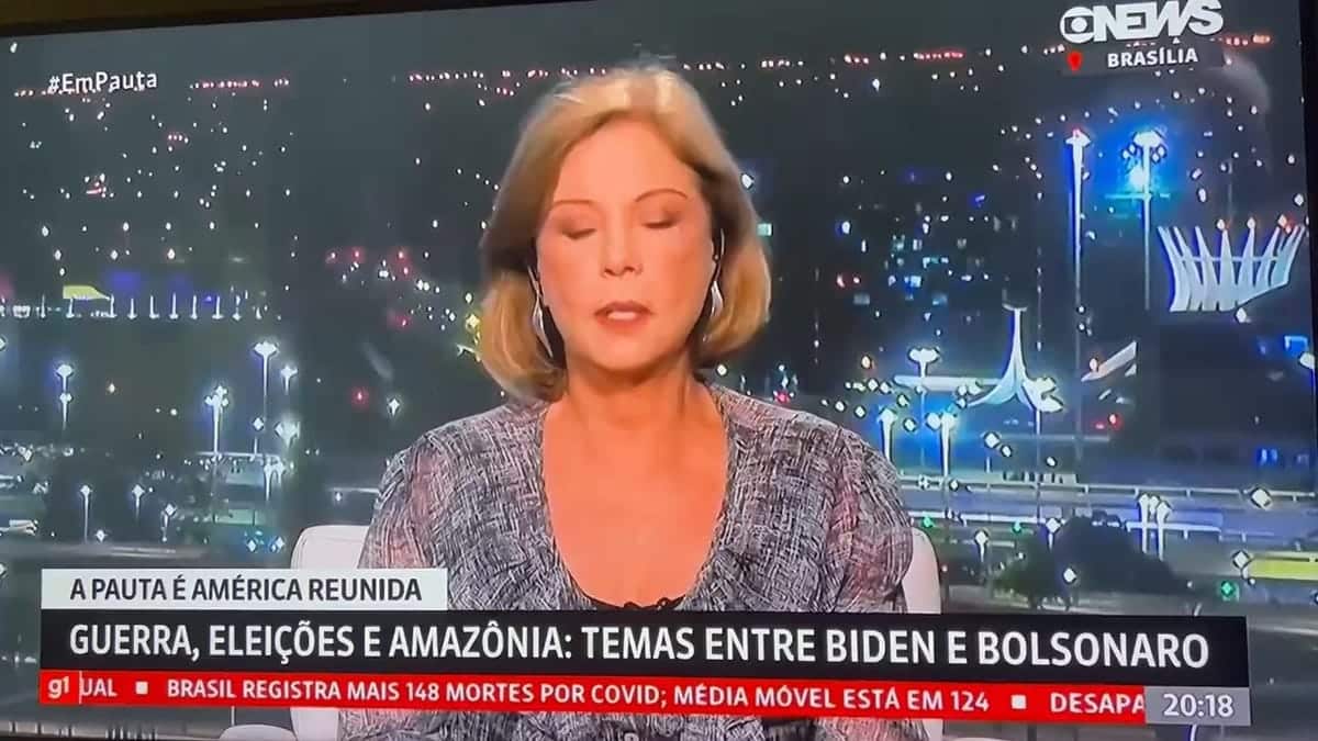 Jornalista da GloboNews comete gafe ao vivo ao elogiar Bolsonaro (Reprodução)