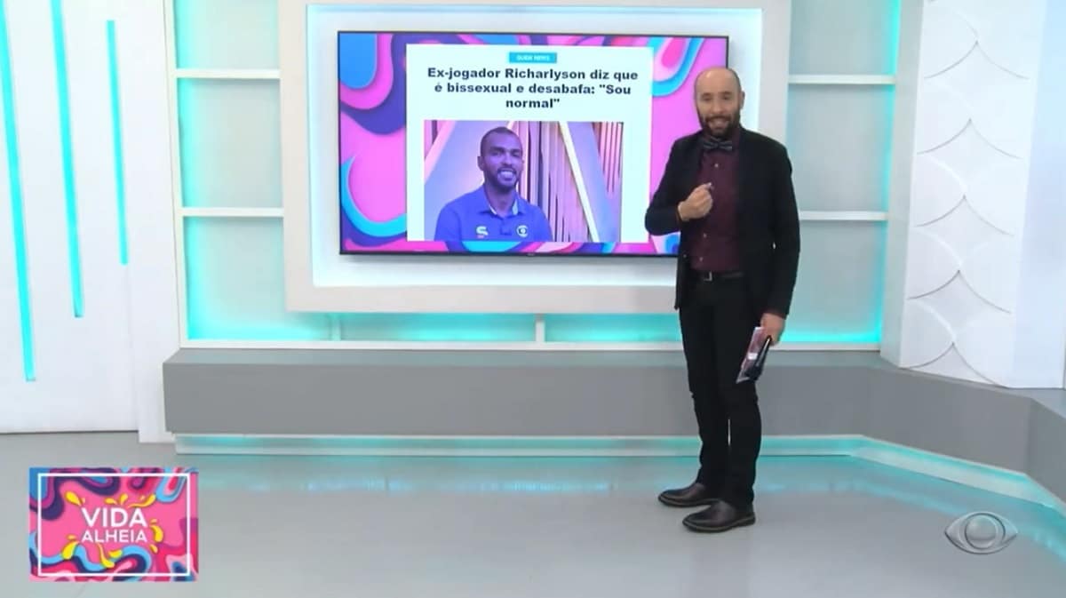 Após fazer piada homofóbica ao vivo, apresentador da Band se desculpa