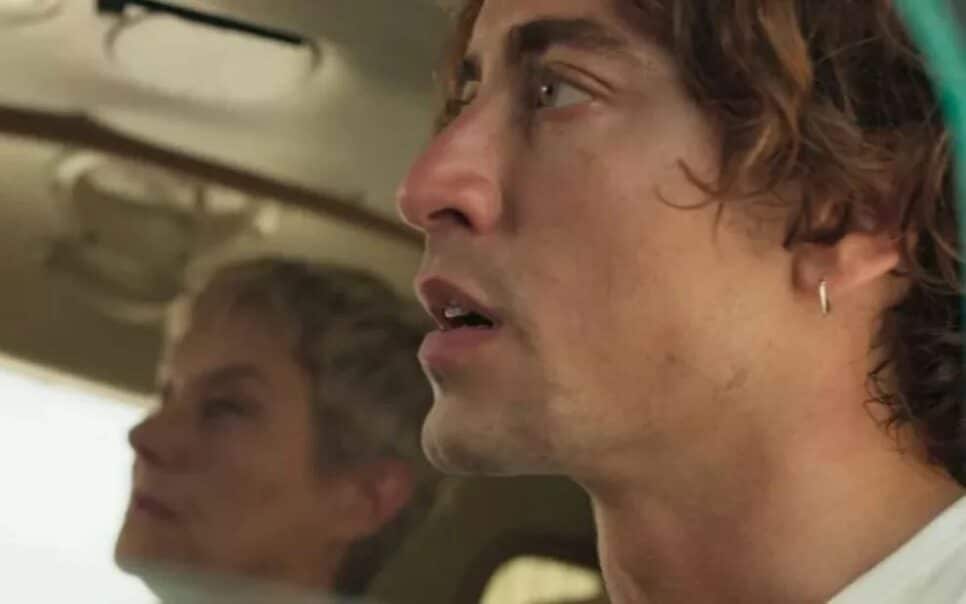 Pantanal: Junto da avó e tia em avião, Jove fica em choque com incêndio