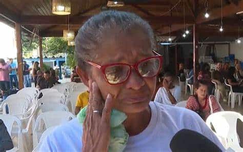 Repórter da Globo se emociona com relato de senhora que passa fome