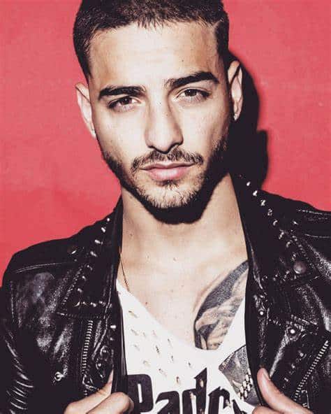 Cantor Maluma aparece totalmente nu e provoca internautas: 'Queria ser essa mão'