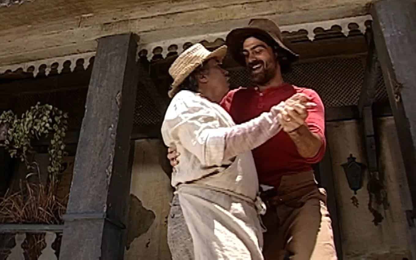 O Cravo e a Rosa: Petruchio dança de alegria após sexo e surpreende: 'Homem feliz'