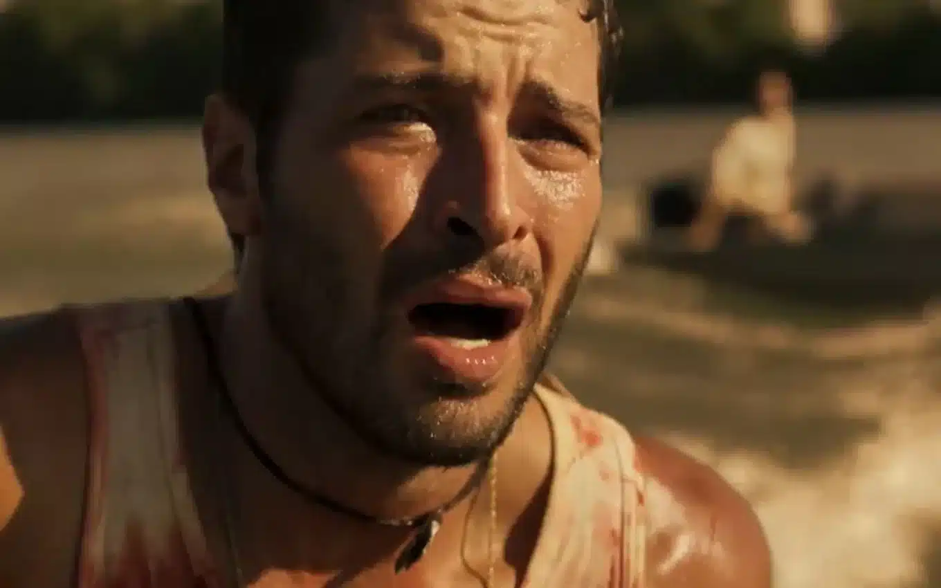 Pantanal: Sangrando, Levi cai em rio e morre após recusar ajuda de Tibério (Reprodução)