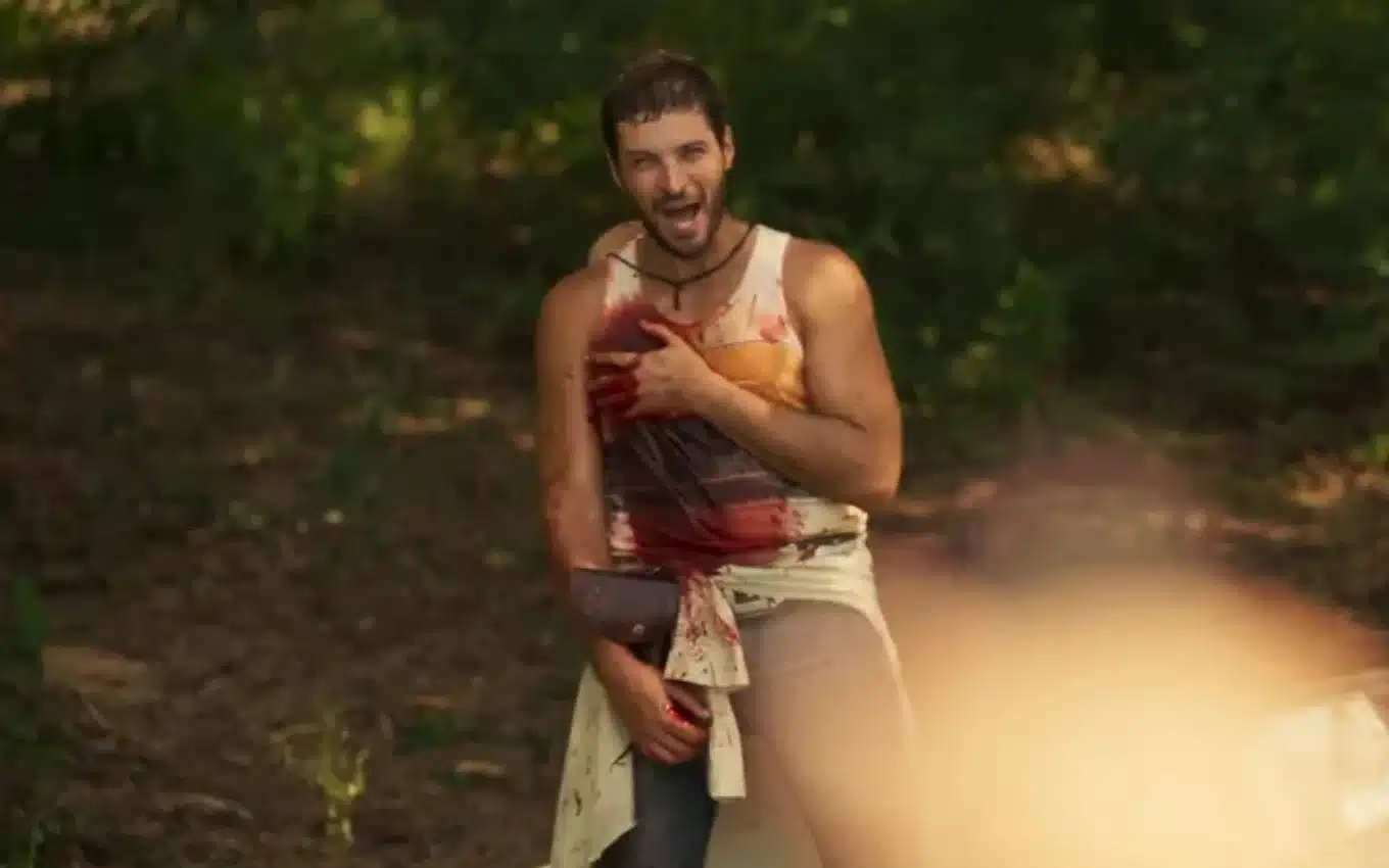 Pantanal: Sangrando, Levi cai em rio e morre após recusar ajuda de Tibério (Reprodução)