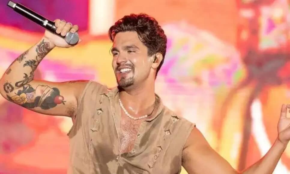 Luan Santana vira vítima de golpe terrível (Foto: Reprodução)