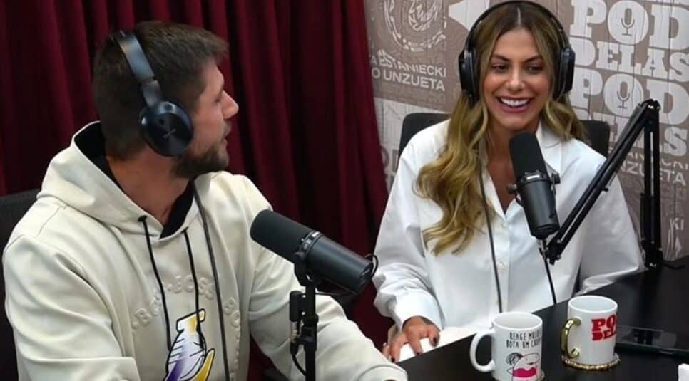 Mari Gonzalez se atrapalha em entrevista e provoca risadas (Foto: Reprodução)