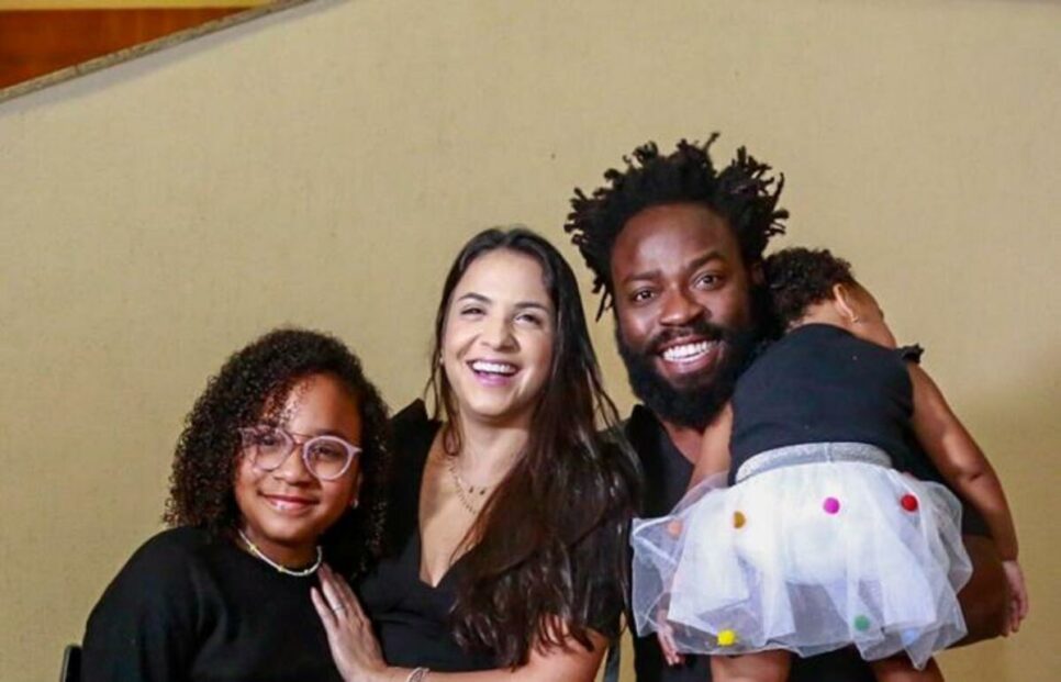 Douglas Silva e família assistem espetáculo da Disney, Foto: Reprodução/Internet