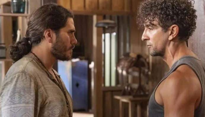Trindade (Gabriel Sater) e José Lucas (Irandhir Santos) em Pantanal (Foto: Reprodução)