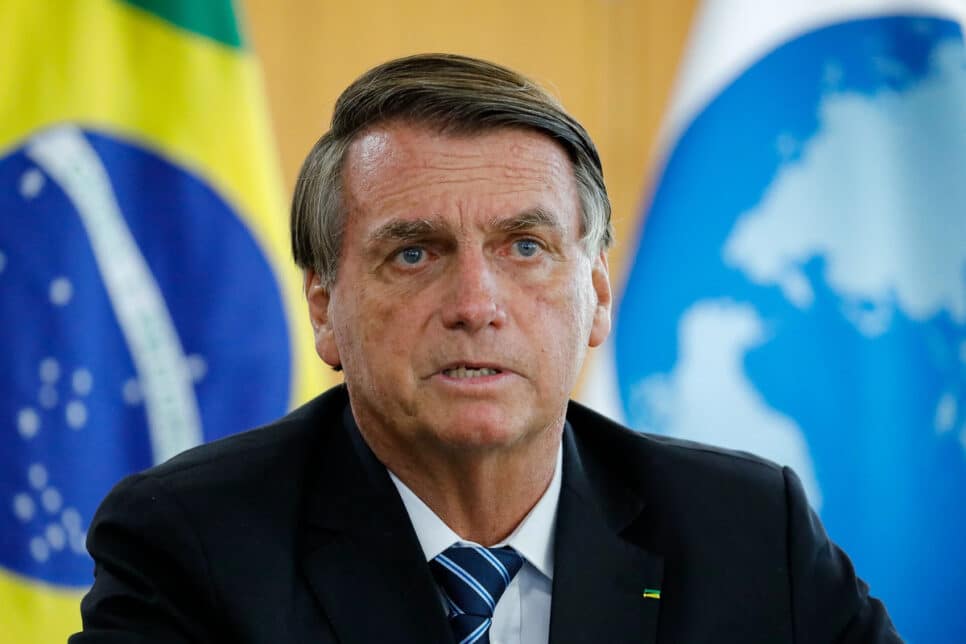 Durante Jornal Nacional, William Bonner acusa Bolsonaro de golpe
