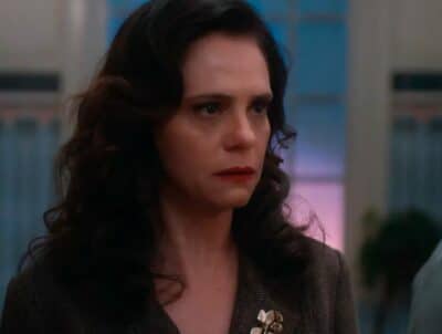 Além da Ilusão: Violeta confessa sonho na cara de Matias  Foto: Reprodução