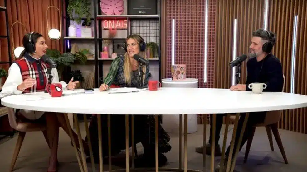 Bruno Gagliasso participou do podcast de Giovanna Ewbank e Fernanda Paes Leme (Foto: Reprodução/YouTube)