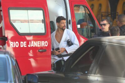 Cauã Reymond se envolve em acidente e ajuda é acionada (Foto: Dilson Silva)