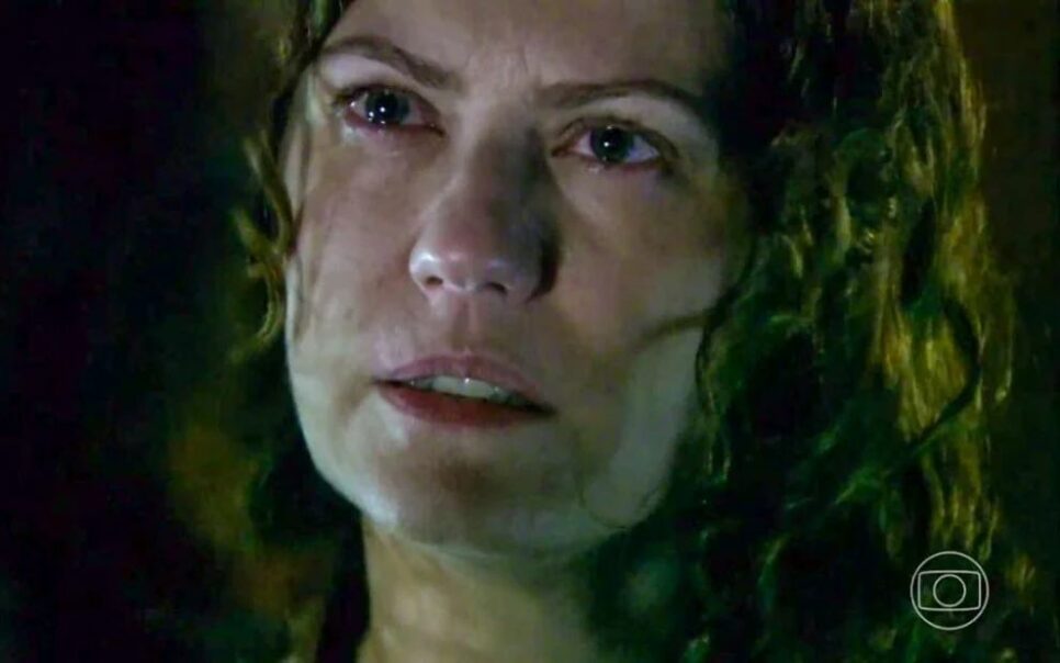 A Favorita: Flora acaba com Gonçalo e parte para cima de Halley