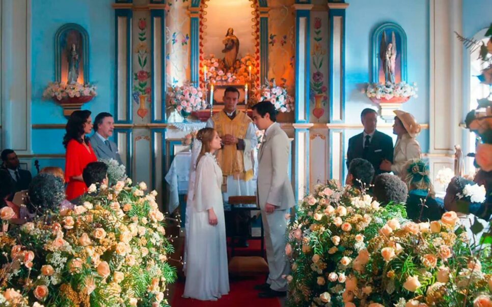 Além da Ilusão: Isadora fica mal com lembranças de Davi no altar