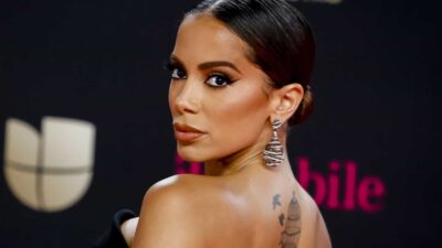 Anitta dá entrada em hospital em São após longa viagem (Foto: Reprodução)