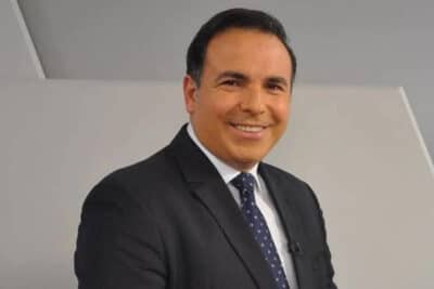 Reinaldo Gottino entregou problemas envolvendo o cantor durante o jornal da Record (Foto: Reprodução/Record)