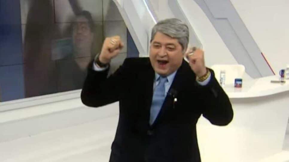 Datena anuncia namoro de produtor e repórter no Brasil Urgente, Foto: Reprodução/Internet