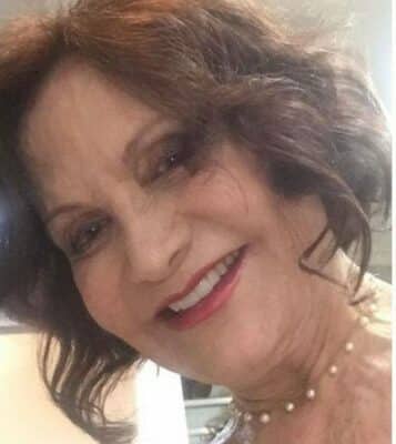 Rosamaria Murtinho pede convite para voltar à TV e faz desabafo Foto: Reprodução