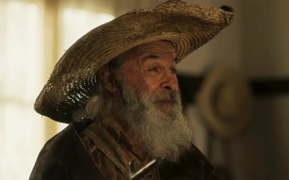 Pantanal: Velho do Rio aparece na sala de José Leôncio e apavora Jove (Reprodução)