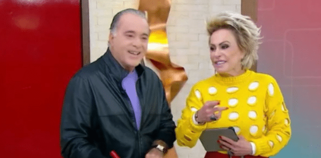 Tony Ramos dá susto na apresentadora o ais Você da Globo ao entrar batendo panela no programa (Foto: Reprodução)