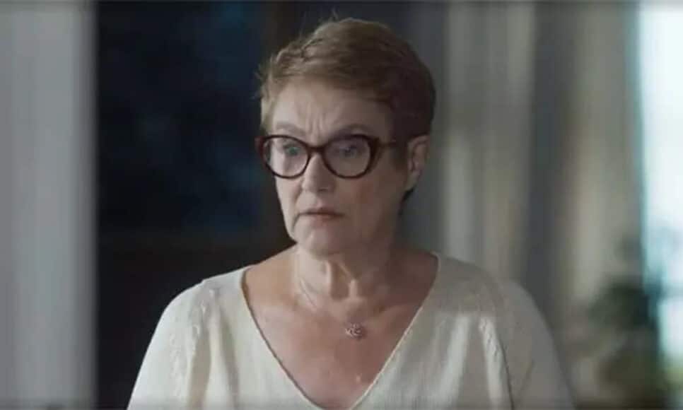 Pantanal: Perturbada, Irma fala demais e leva resposta atravessada da mãe: "Foi o diabo?” (Reprodução)