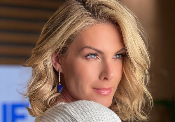 Ana Hickmann surgiu de biquíni pequenininho em mansão (Foto Reprodução)