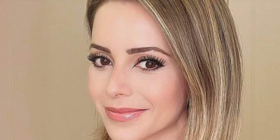 Sandy aparece grávida em linda foto no camarim e recebe homenagem emocionante