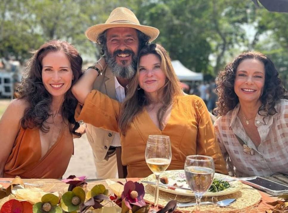 Ingra Liberato, Marcos Palmeira, Cristiana Oliveira e Giovanna Gold gravaram cena de Pantanal (Foto: Reprodução / Instagram)