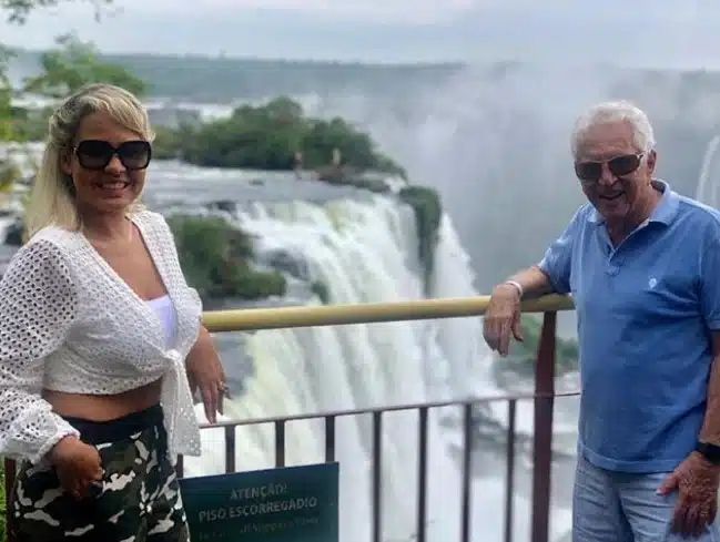 Carlos Alberto de Nóbrega e Renata Dominguez em Foz do Iguaçu (Foto Reprodução)