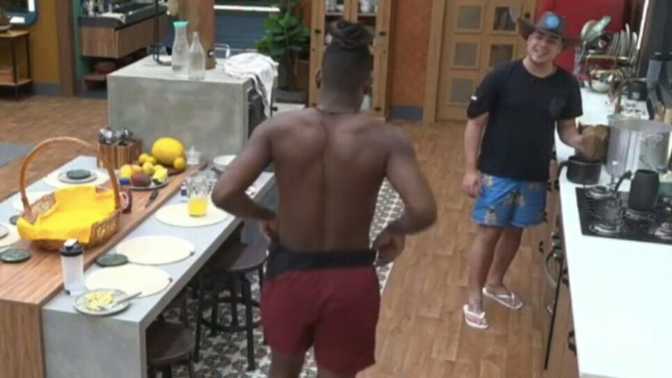 A Fazenda 14: Lucas fala sobre Deborah