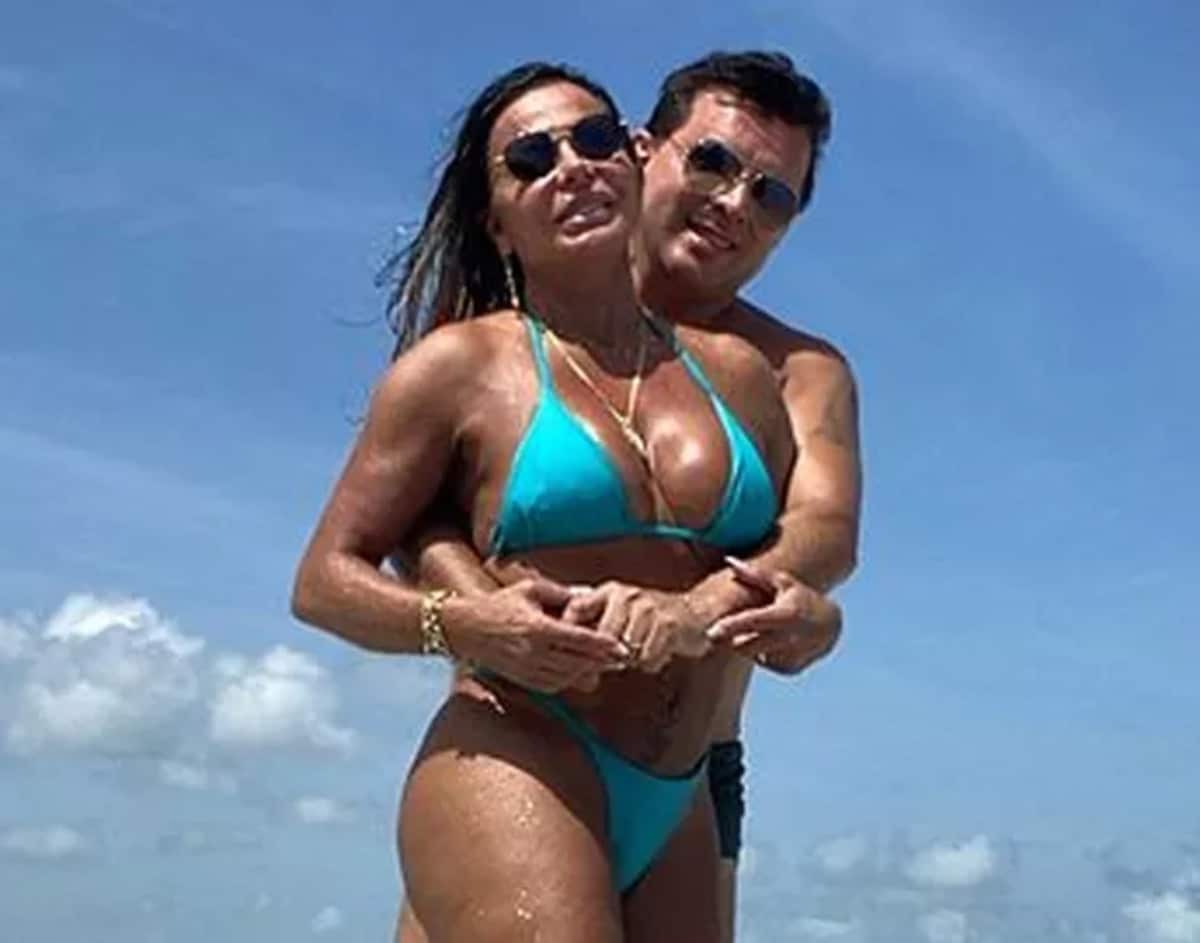 Gretchen com seu marido Esdras de Souza na praia, Foto: Reprodução/Internet