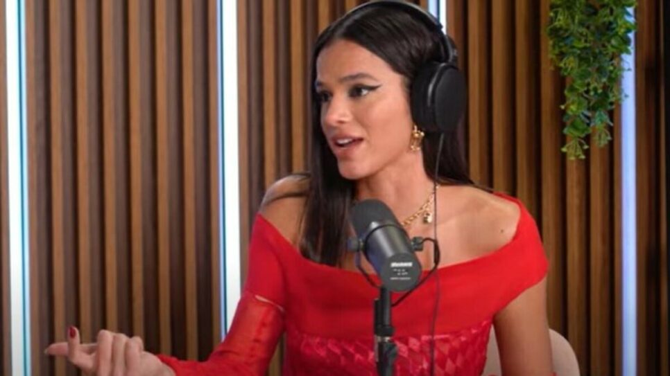 Bruna Marquezine em Podcast