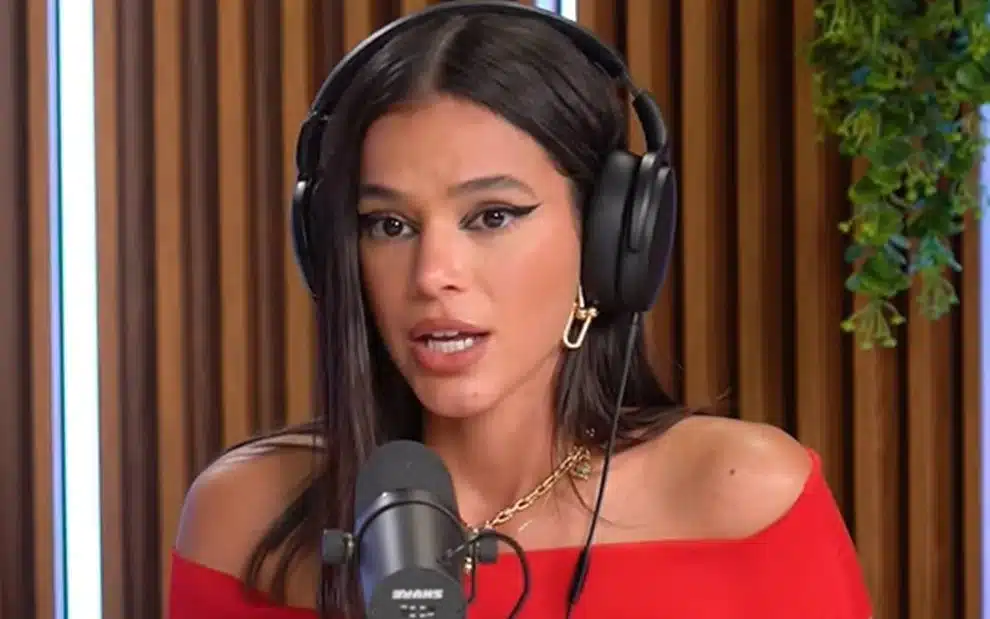 Bruna Marquezine desabafa e revela por que abandonou igreja: “Me entristeço em falar isso” (Reprodução)