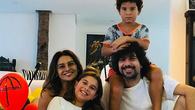 Dira Paes com o marido e os filhos (Foto Reprodução)