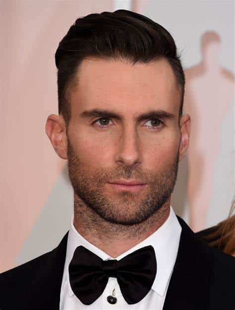 Adam Levine se pronuncia após ser exposto pela amante
