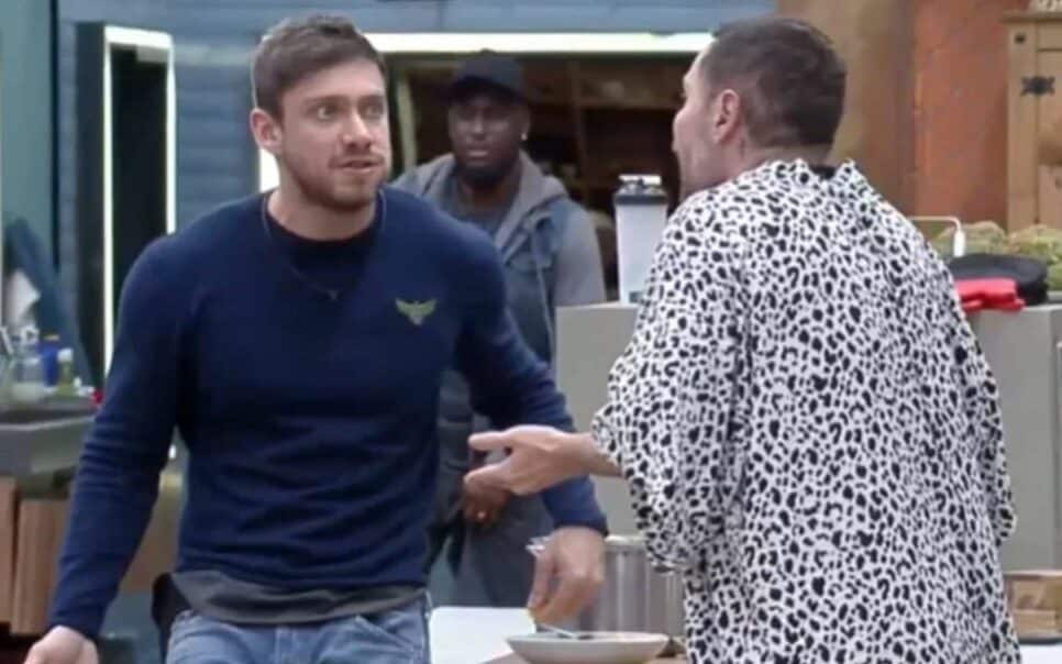 A Fazenda 14: Alex Gallete acusa Vinicius Buttel de homofobia