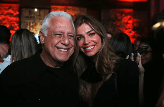 O famoso ex-ator da Globo ao lado da modelo e também atriz, Grazi (Foto: Reprodução)