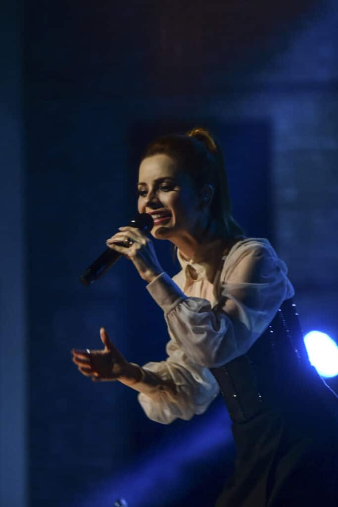 Sandy em show de sua turnê