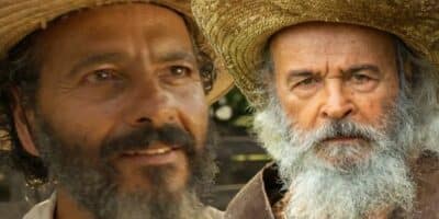 Pantanal: Velho do Rio pega Zé Leôncio e os três filhos de surpresa no meio do mato  - Reprodução